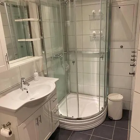 Lovely In * برغن