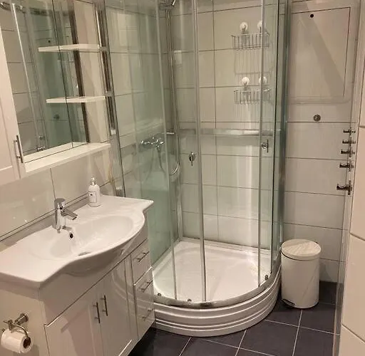 Lovely In * Μπέργκεν